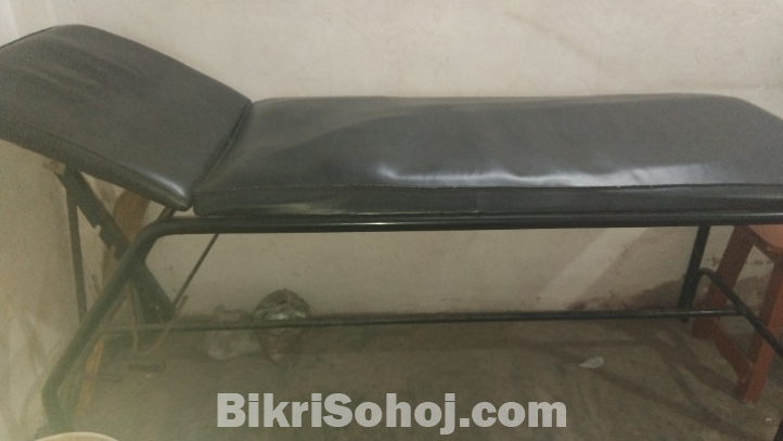 ডাক্তার চেম্বার বেড